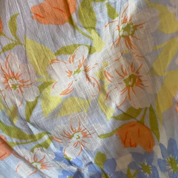 Billabong Floral Cropped Blouse with Smocked Bodice and Billow Sleeves - Picture 5 of 9